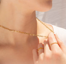 Load image into Gallery viewer, Heart Chain Necklace