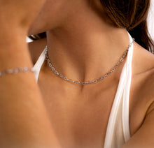 Load image into Gallery viewer, Heart Chain Necklace