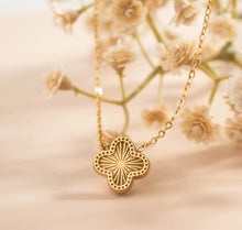 Load image into Gallery viewer, Lucky Clover Charm Necklace