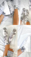Load image into Gallery viewer, Pearl Grey Ankle Socks
