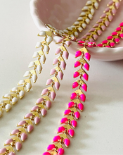 Load image into Gallery viewer, Chevron Enamel chain
