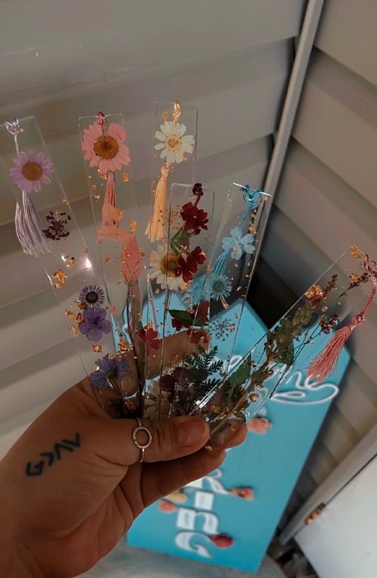 Resin flower bookmarks