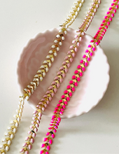 Load image into Gallery viewer, Chevron Enamel chain
