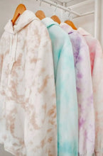 Load image into Gallery viewer, Tie dye Sweaters

