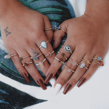 Load image into Gallery viewer, Crystal Healing Wire rings
