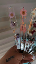 Load and play video in Gallery viewer, Resin flower bookmarks
